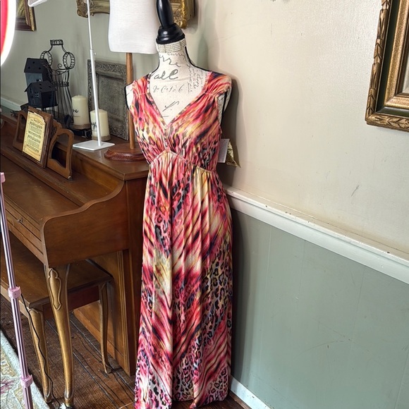 ONE WORLD Red Pink Cheetah Maxi Sundress V-Neck Sleeveless NWT 88.00‼️FINAL SALE - Picture 3 of 10